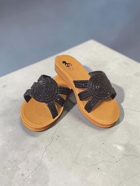 NWOT SIZE 9.5 Black RHINSTONE  Women's Sandals